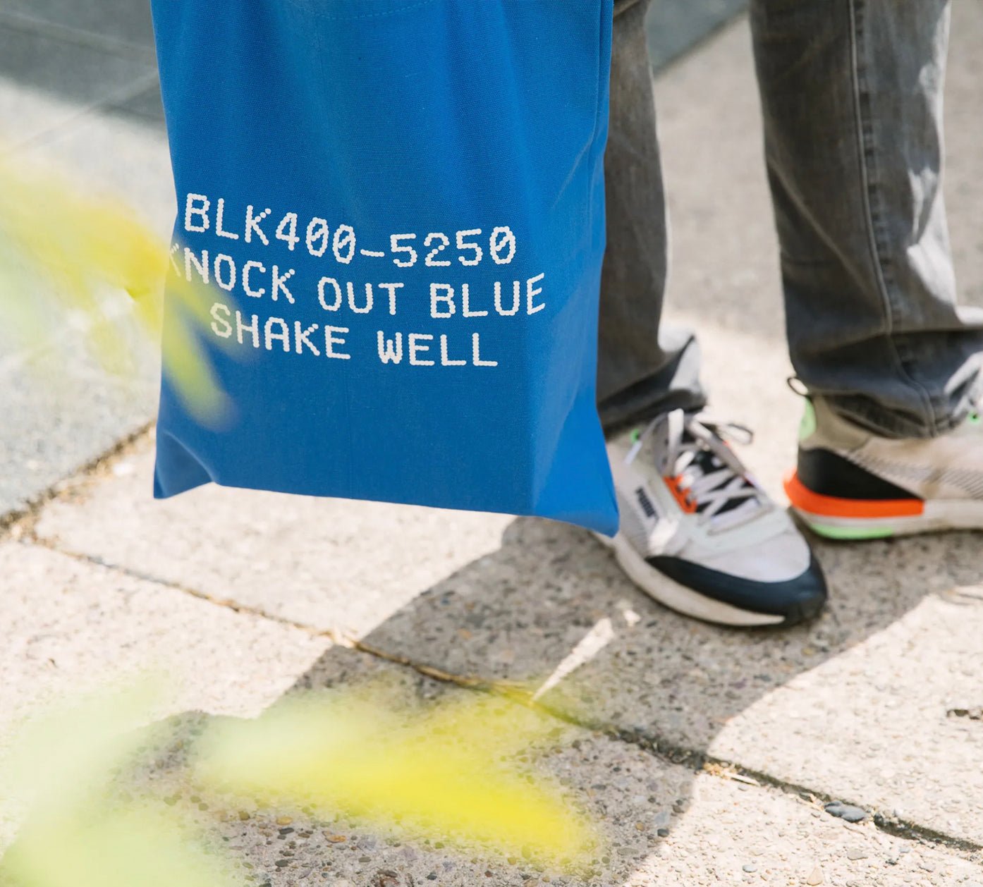 Montana Cans / Donut 2093 Blue tote bag